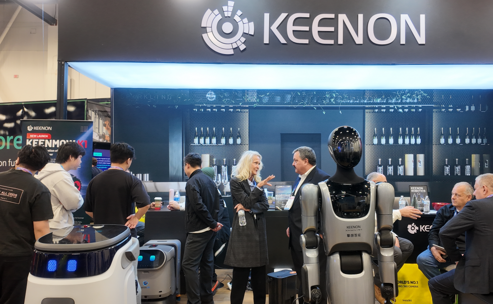 擎朗智能携“通用+专用”机器人矩阵亮相CES 2026，机器人服务吸睛全球